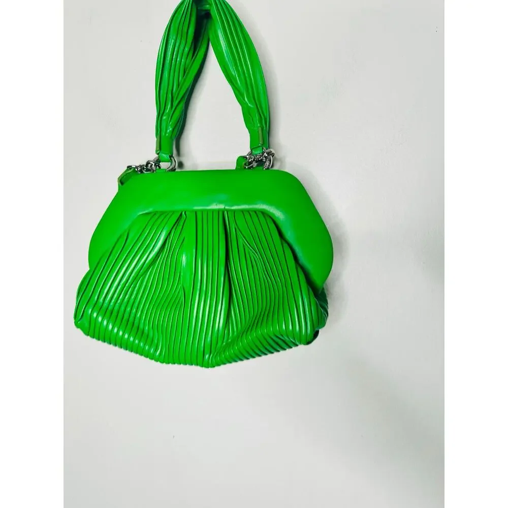 THEMOIRé Green Leather Magnetic Closure Puffy Trim Tia Plissa Bag Purse